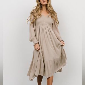 Lainey Smocked Dotted Midi Dress | Beige - M